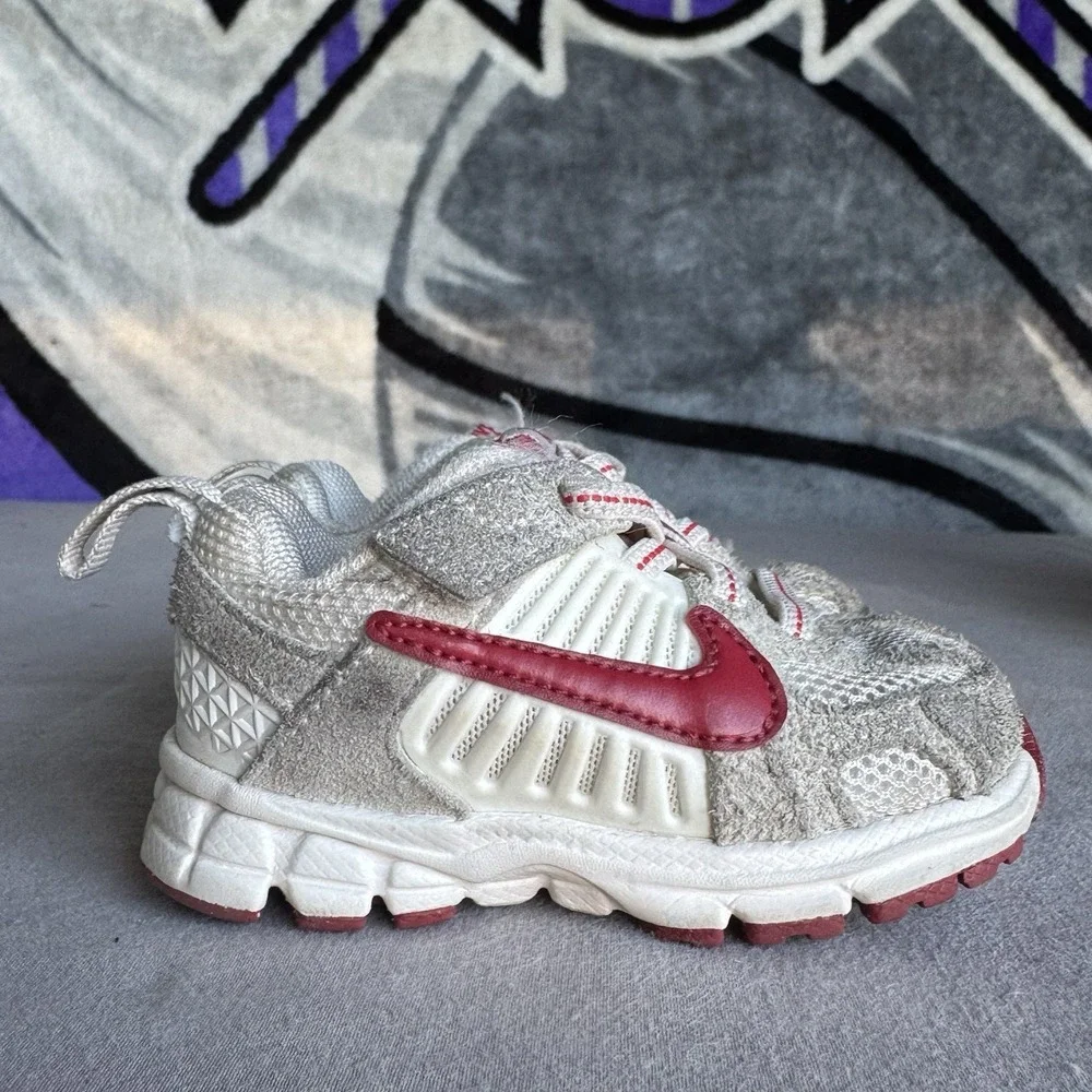 Size 5c - Toddler's Nike Vomero 5 SE Sail/University Red (IO9260 100)